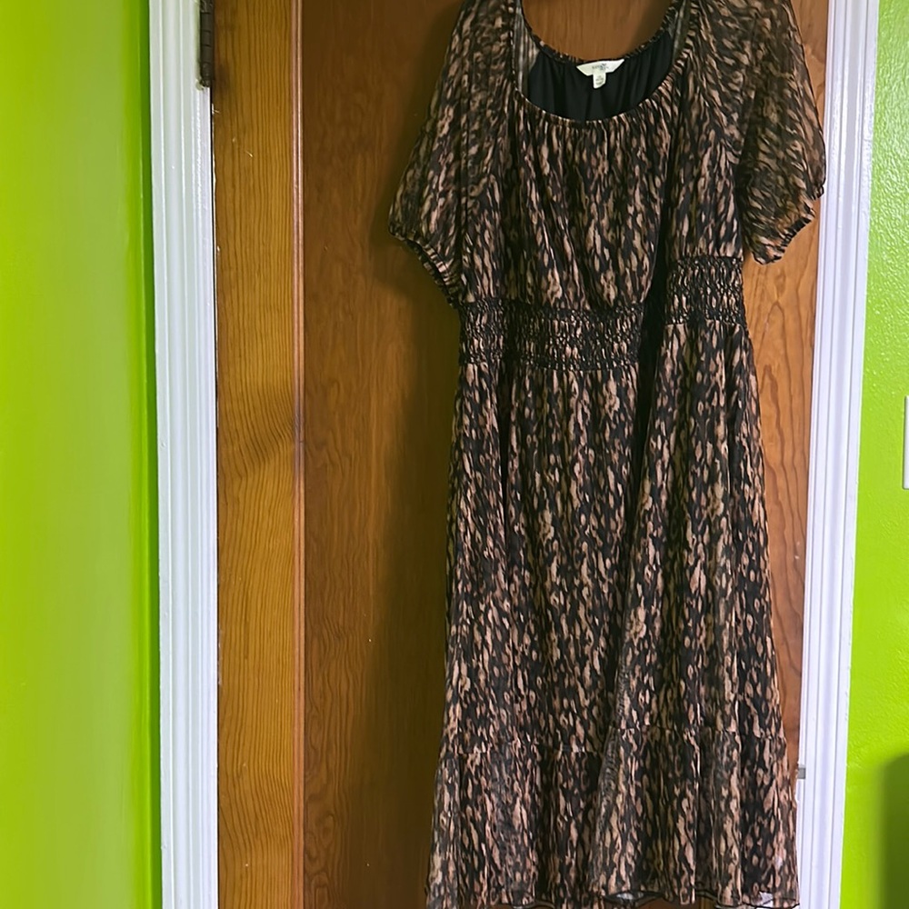 Terra & Sky Women's Plus Size Smocked Mesh Dress